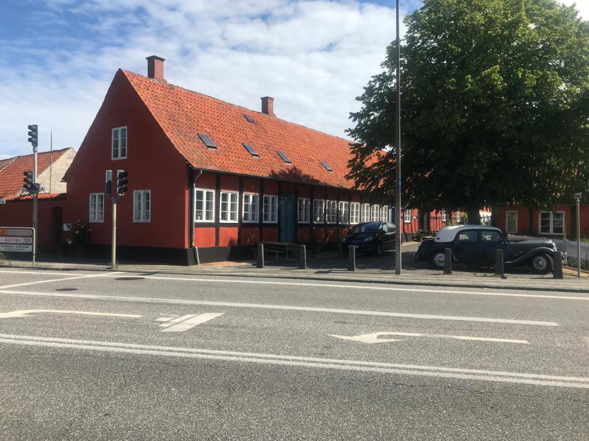 Toldboden Anno 1684 Apartment Ronne Bagian luar foto